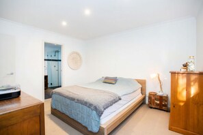 3 Schlafzimmer, Bügeleisen/Bügelbrett, Bettwäsche
