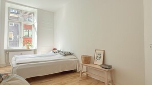 3 bedrooms, iron/ironing board, travel cot, free WiFi - City Apartment in Copenhagen with 3 bedrooms sleeps 6 (Copenhagen)