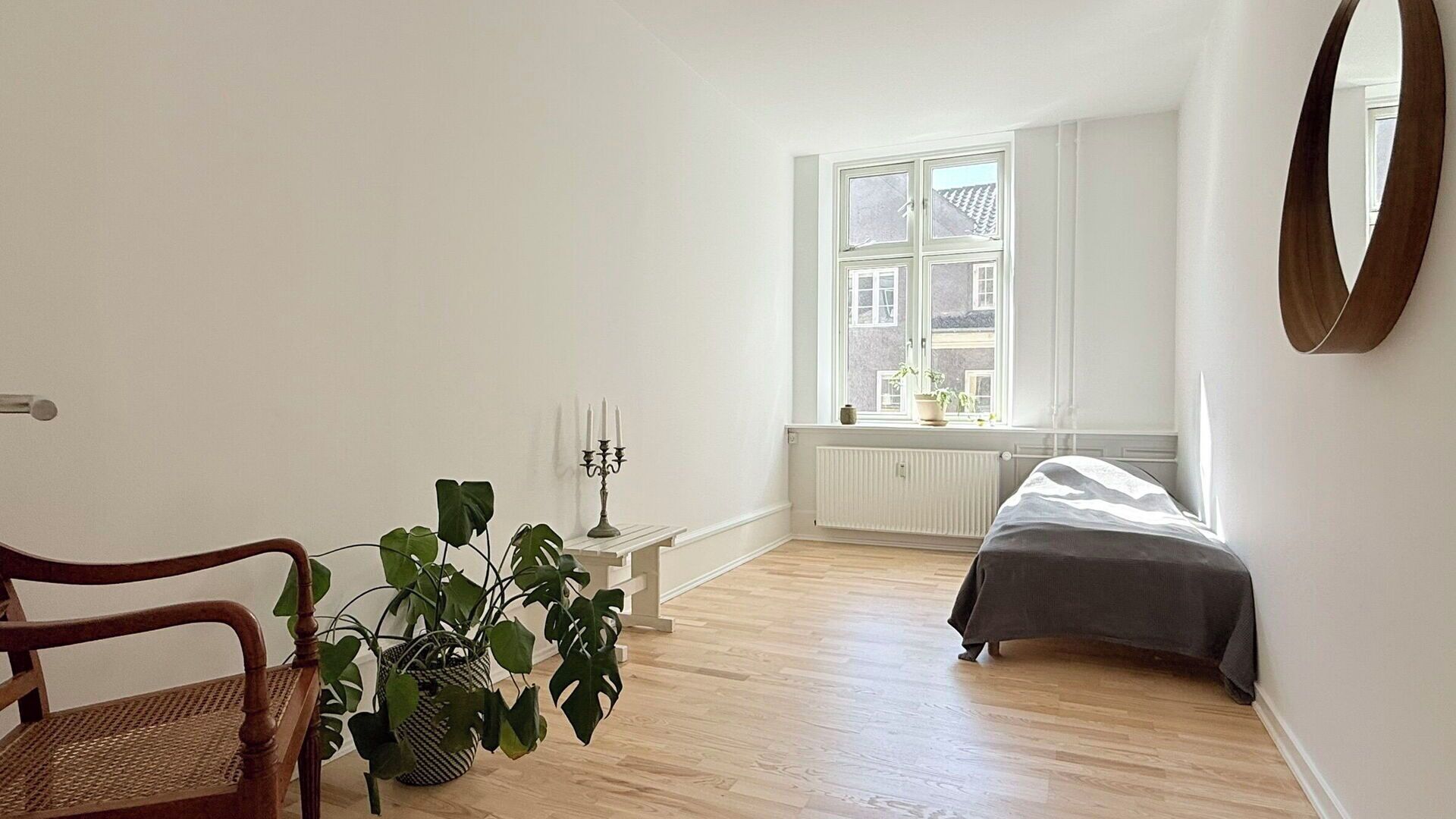 3 bedrooms, iron/ironing board, travel crib, free WiFi