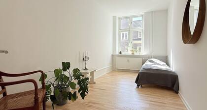 City Apartment in Copenhagen with 3 bedrooms sleeps 4
