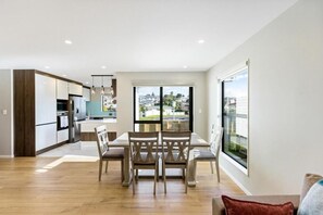 Dining - 5A Haycock Avenue Auckland (auckland)