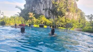 Deluxe-Bungalow, Gartenblick | Pool