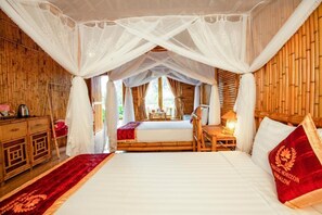 Hair dryer, slippers, towels, soap - Tam Coc Horizon Bungalow (Hoa Lu)