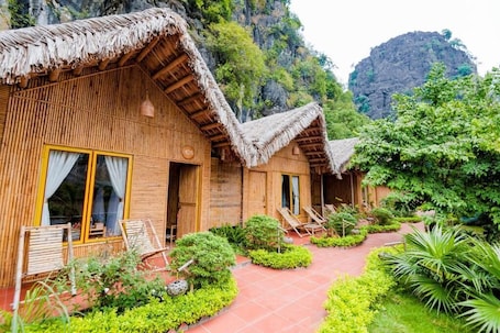 Front of property. Tam Coc Horizon Bungalow
