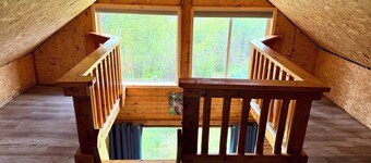Fireweed Cabin on the Cook Inlet, Basecamp for all your Alaskan adventures!