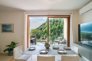 家庭公寓, 多间卧室, 双浴室, 山腰 (Magical Menaggio Vista) | 餐厅