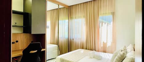 3 bedrooms, iron/ironing board, free WiFi, bed sheets