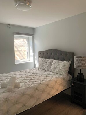 2 bedrooms - Room-brand new 2 Bedrooms (District of North Vancouver)