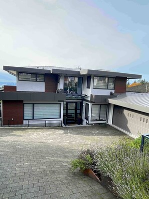 Quarto, 2 quartos, sacada | Fachada