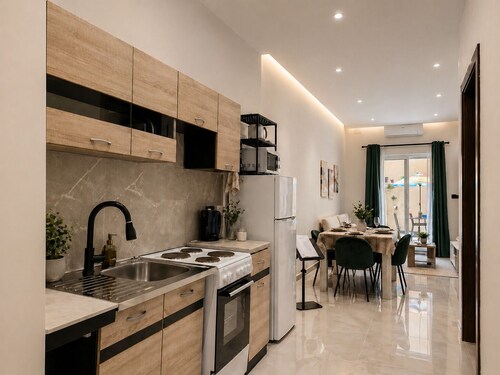 Modern Apartment w/ Terrace Near Beach