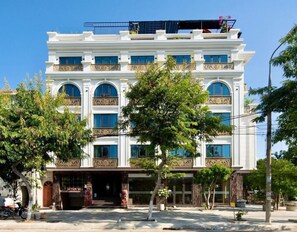 Exterior - Seven Sea Villa Hotel & Apartment (Da Nang)