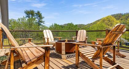 Scenic 4BR w Deck Farm Views Free Tix