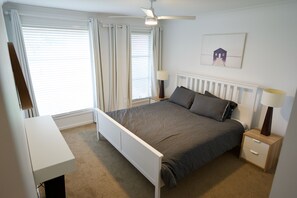 4 habitaciones, tabla de planchar con plancha, wifi y ropa de cama 