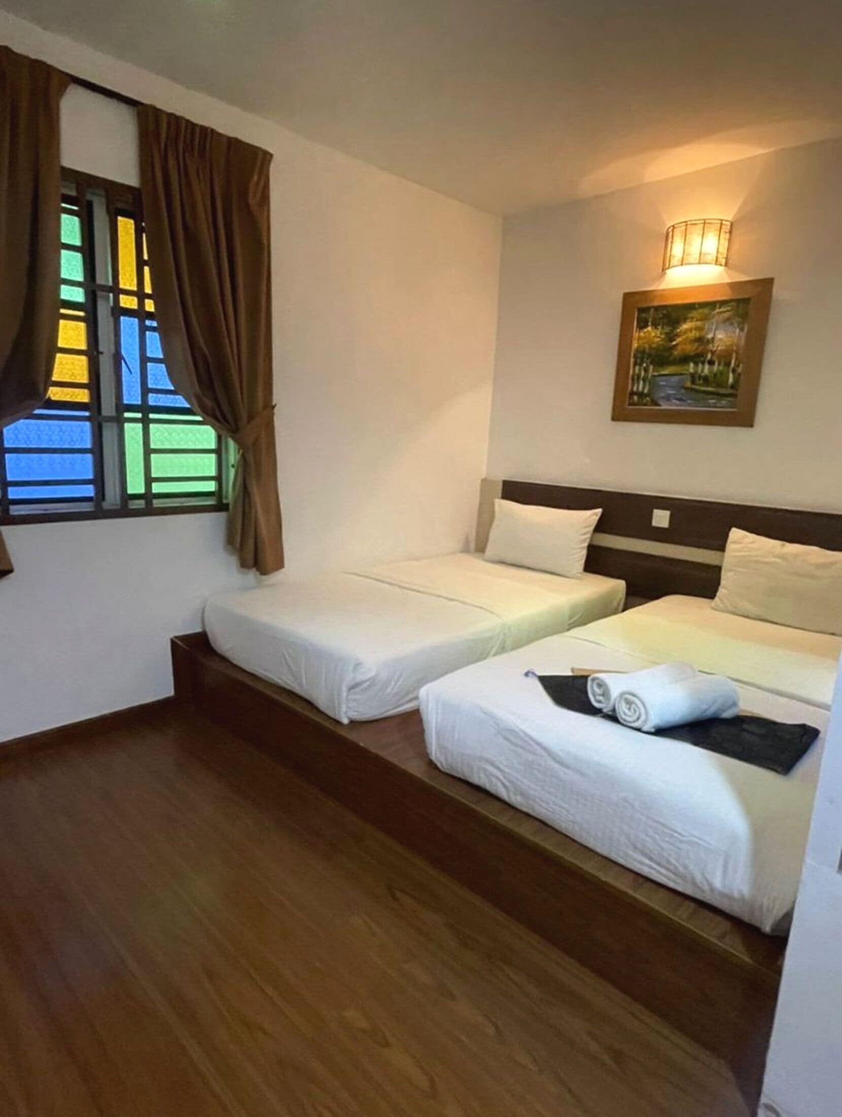 Laptop workspace, free WiFi, bed sheets