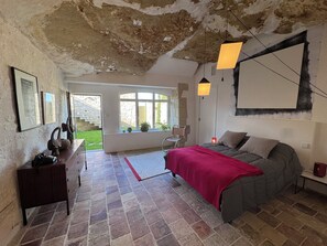 Room - Vrbo Property (Marçay)