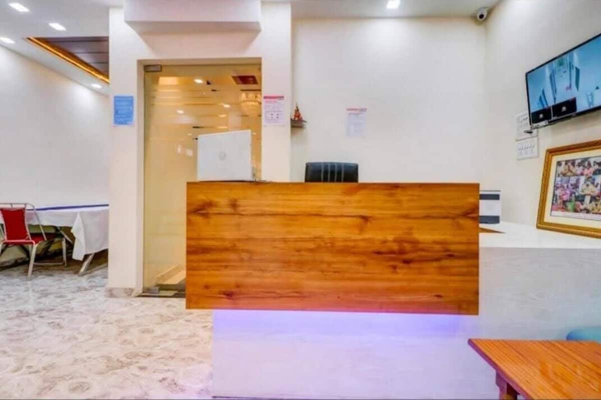 Deluxe Room | Lobby