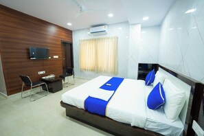 行政双人房或双床房, 城市景观 | 办公桌、笔记本电脑工作区、免费 WiFi