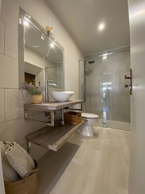 Bathroom - Triple Room with Terrace - Casa do Toupeiro (Óbidos)