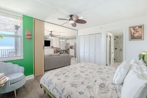 1 bedroom - Penthouse 3A Gulf Water Views Beach Gear (Fort Myers Beach)