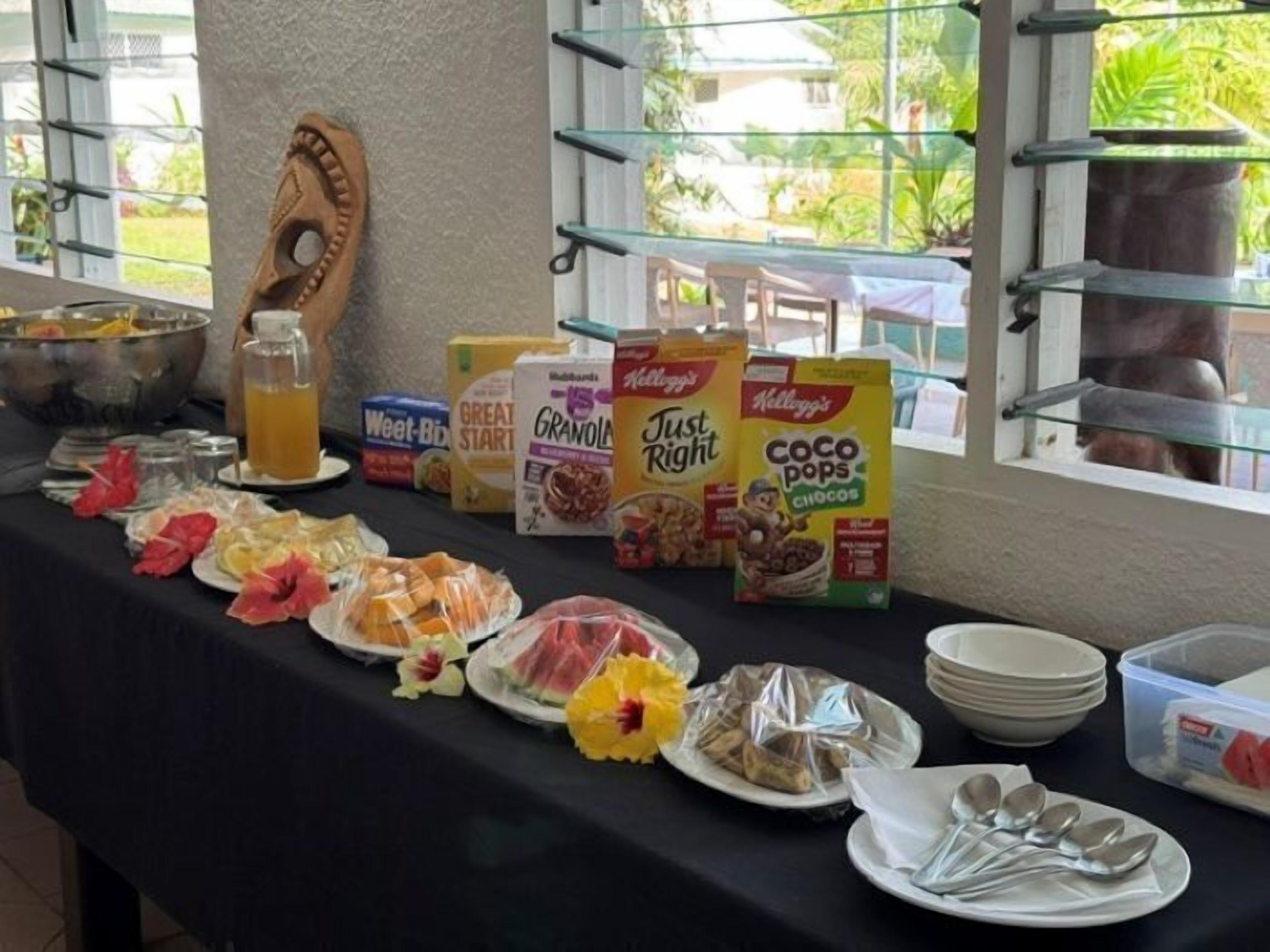 Free daily continental breakfast