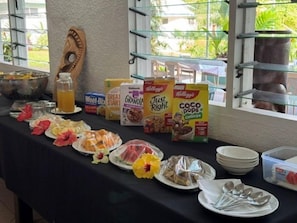 Sudah termasuk sarapan ala kontinental setiap hari