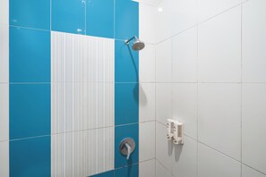 Bathroom - Rehat at Sentra Inn Bandung (Bandung)