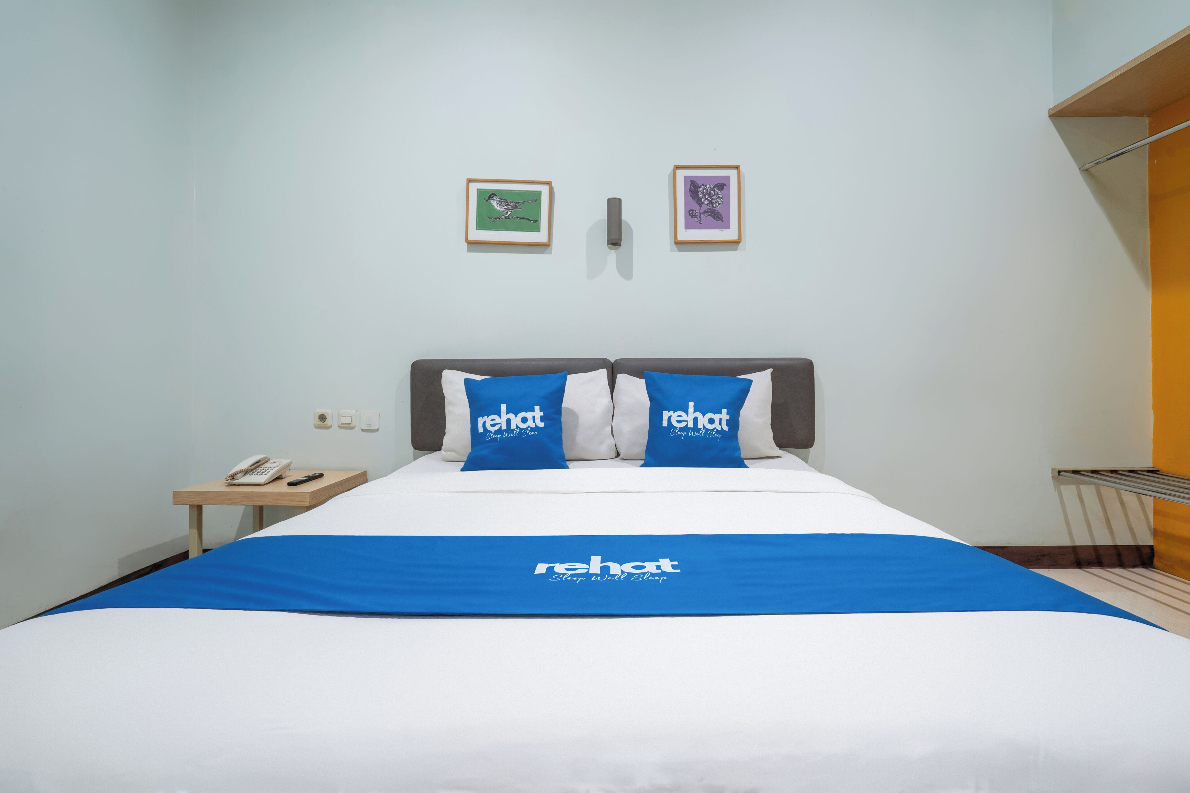 Kamar Double Standar | Meja kerja dan Wi-Fi gratis