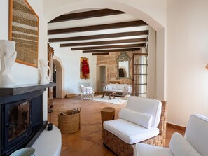 Ping pong, stereo - Villa Bonavista in Portals Nous. Private pool, exclusive views (Portals Nous)