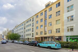 Exterior - Bright Studio | Balcony | Close to PGE Narodowy (Warszawa)