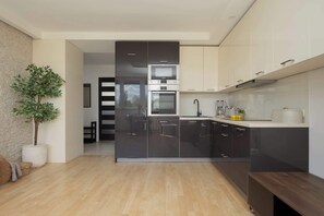 Fridge, microwave, oven, stovetop - Family Apartment | Workplace, Close to Metro (Warszawa)