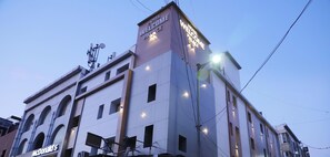Exterior - hotel welcome palace near McDonald's & new delhi railway station & connaught pla (New Delhi)