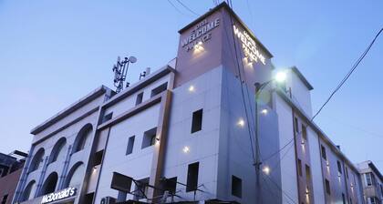 hotel welcome palace near McDonald's & new delhi railway station & connaught pla