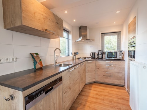 Vakantiepark Wiedense meren - Weerribben by Interhome