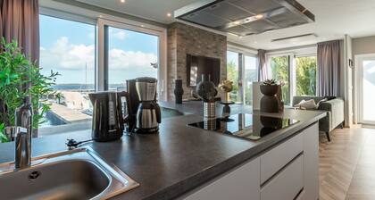 Vakantiepark Wiedense meren - Villa Waterrijk by Interhome