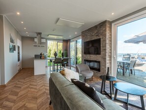 TV - Vakantiepark Wiedense meren - Villa Waterrijk by Interhome (Wanneperveen)