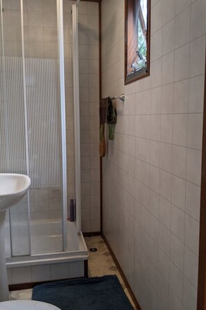 Bathroom - Chaletpark Kempenbos - 73 by Interhome (Diessen)