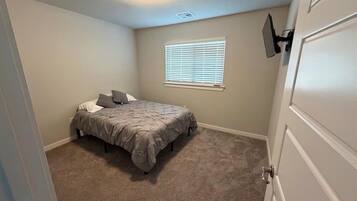 3 bedrooms, WiFi, bed sheets