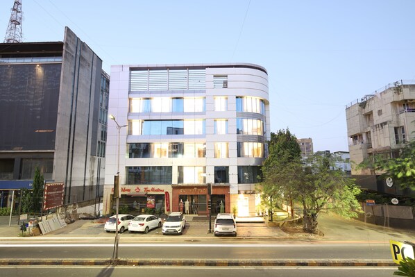 Front of property - Regenta Place CG Road (Ahmedabad)