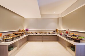 Restaurant - Regenta Place CG Road (Ahmedabad)