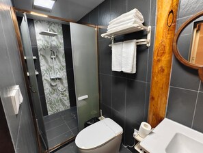 Basic Double Room | Bathroom - beijingbajianfang (Beijing)