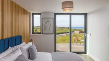 Apartment, Bay View | Iron/ironing board, free WiFi