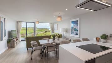 Apartment, Bay View | Dining