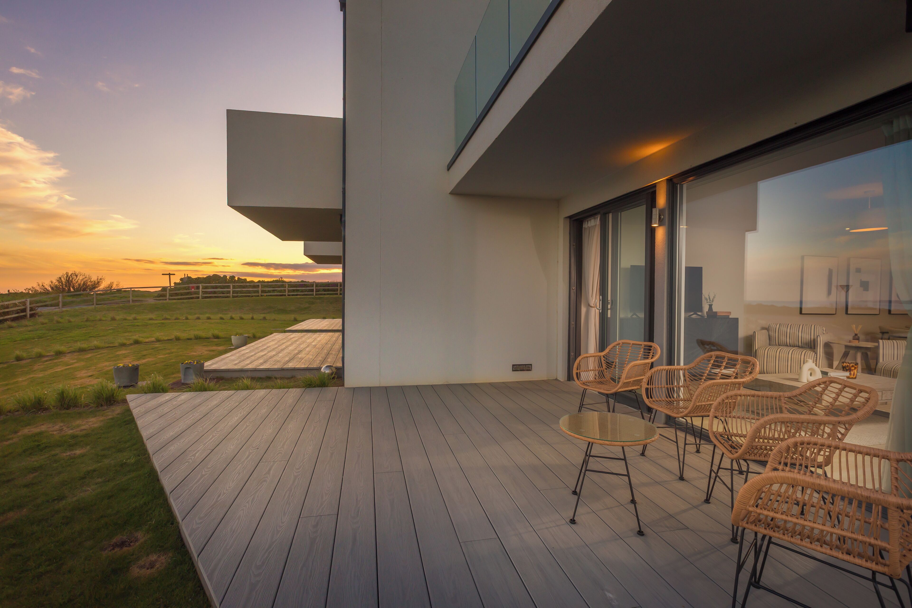 Sea View Stylish 2 Bed Apt with Sauna, Steps to Beach, Sleeps 6 | Terrace/patio