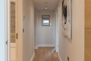 Sea View Stylish 2 Bed Apt with Sauna, Steps to Beach, Sleeps 6 | Interior - Perrantide (Bude)