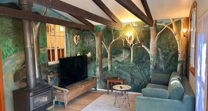 Centrally located two-bedroom cottage in the scenic township of Noojee