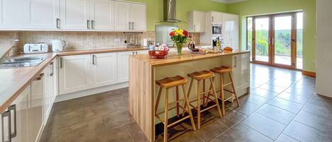 Dishwasher, highchair