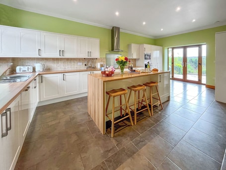 Dishwasher, highchair. 4 bedroom accommodation in Harthill