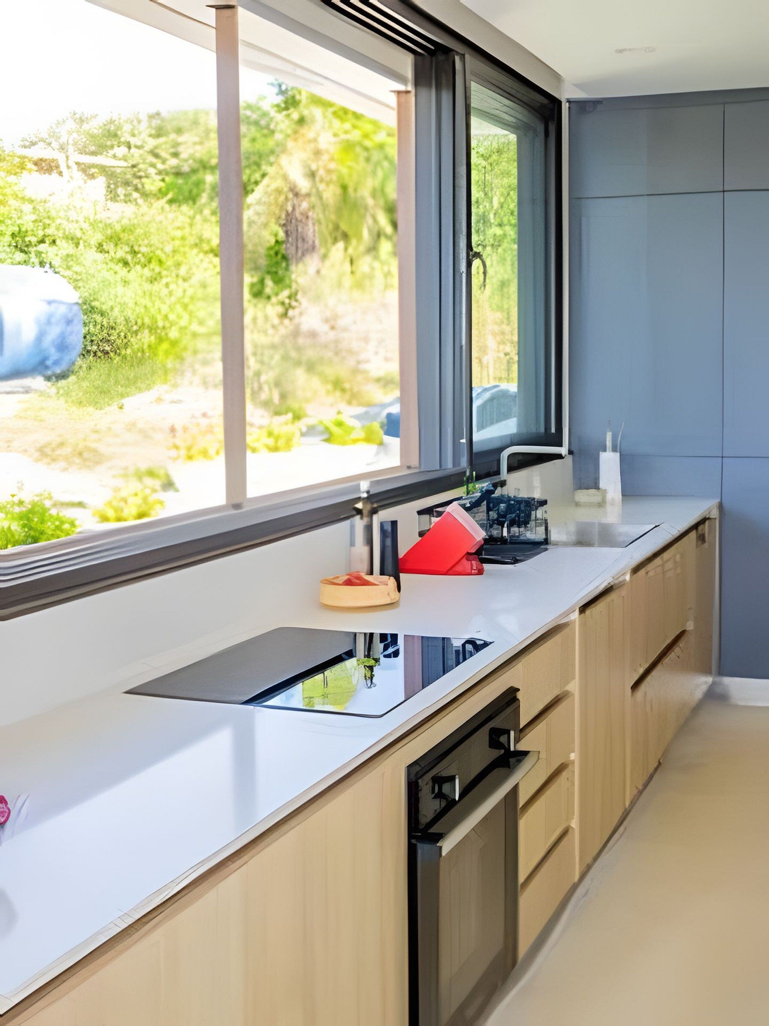 Luxury Apartment | Dapur peribadi | Pembancuh kopi espreso, pembancuh kopi/teh, cerek elektrik 
