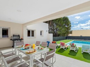 Outdoor dining - Villa Aiko - Plusholidays by Interhome (Moraira)