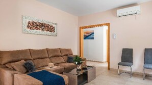 TV - Villa Kobe - PlusHolidays by Interhome (Moraira)
